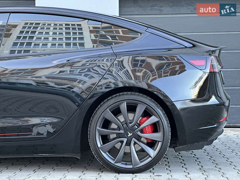 Седан Tesla Model 3 2019 в Тернополі