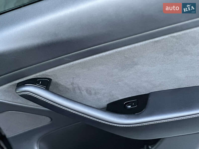 Седан Tesla Model 3 2019 в Тернополі