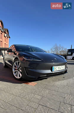 Седан Tesla Model 3 2024 в Дрогобыче