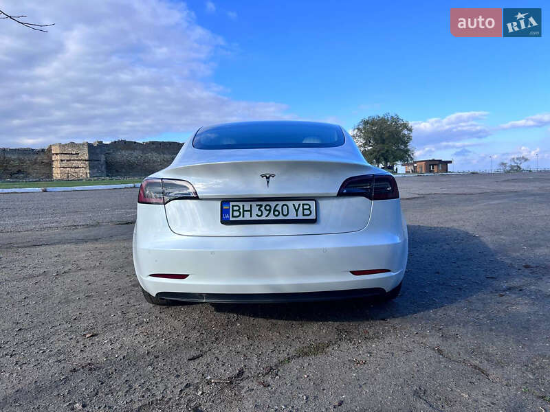 Седан Tesla Model 3 2020 в Одессе