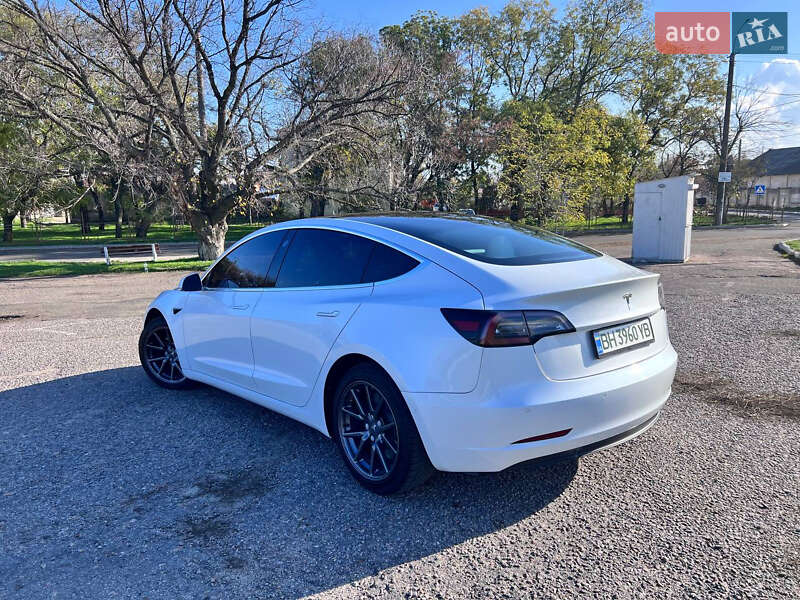 Седан Tesla Model 3 2020 в Одессе