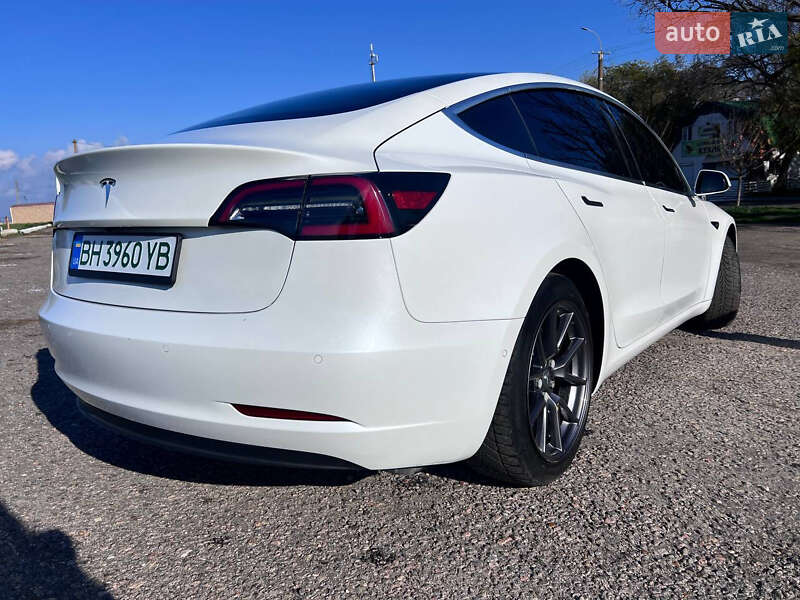 Седан Tesla Model 3 2020 в Одессе