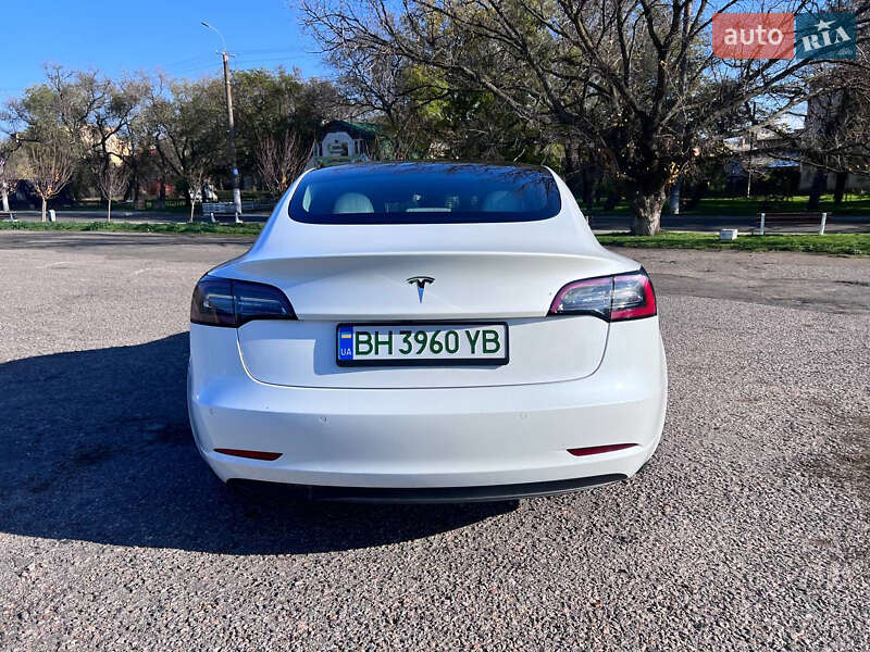 Седан Tesla Model 3 2020 в Одессе