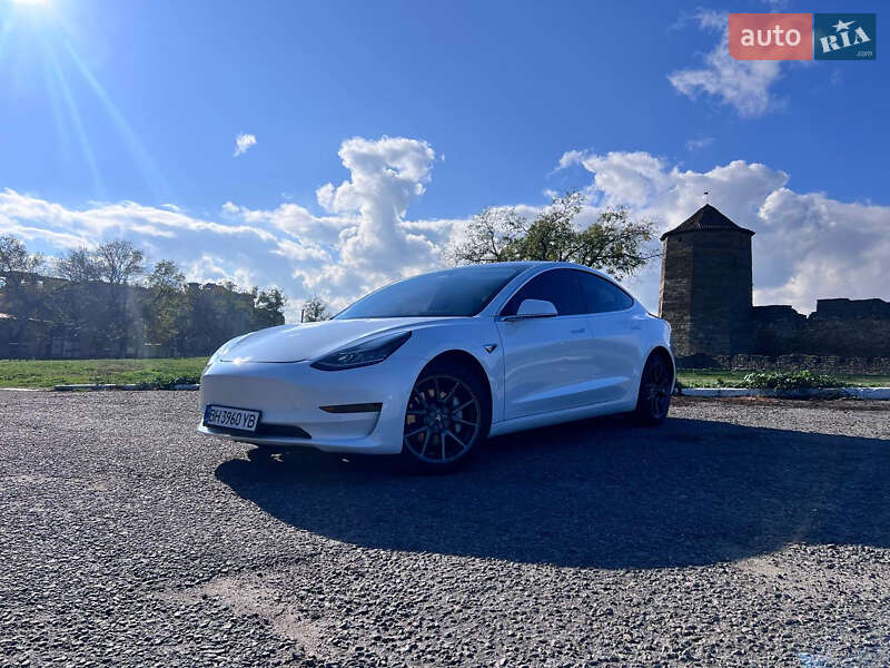 Седан Tesla Model 3 2020 в Одессе