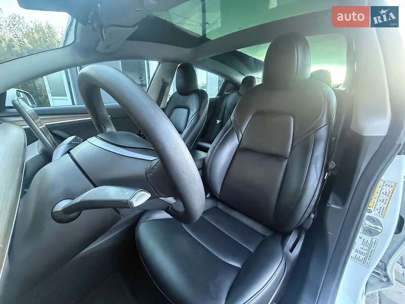 Седан Tesla Model 3 2023 в Львові фото 36 Седан Tesla Model 3 2023 в Львові