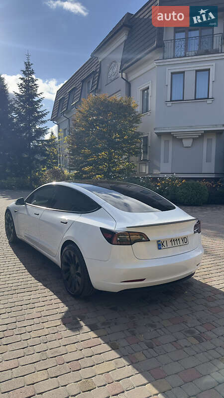 Седан Tesla Model 3 2022 в Києві