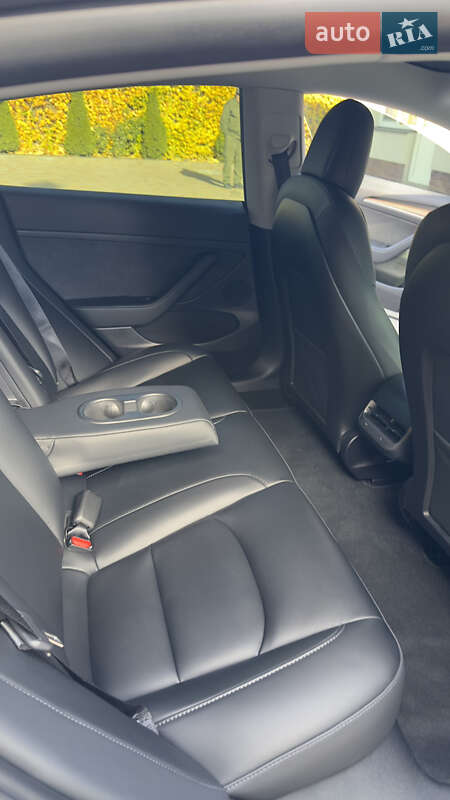 Седан Tesla Model 3 2022 в Києві