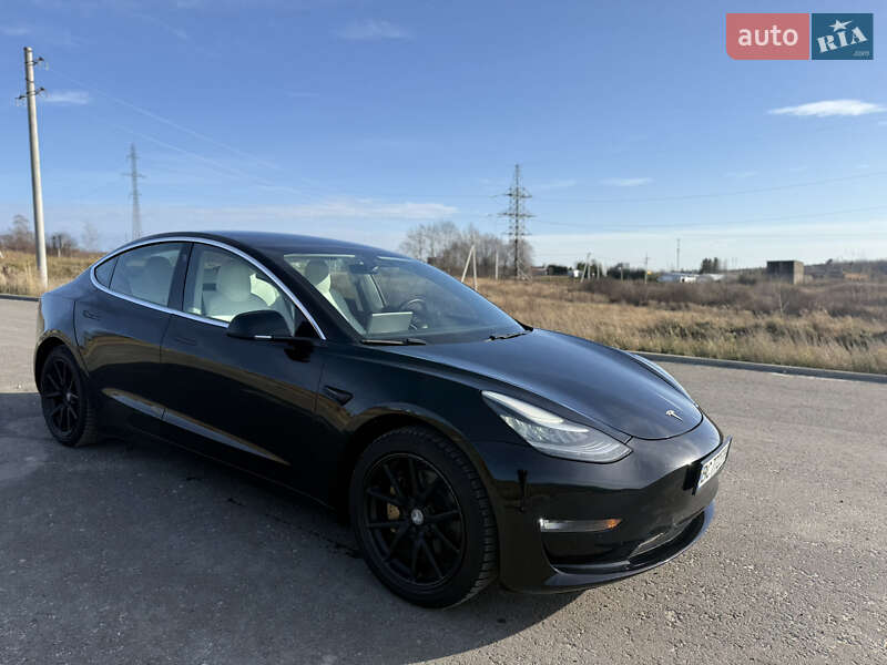 Седан Tesla Model 3 2019 в Дрогобыче фото Седан Tesla Model 3 2019 в Дрогобыче