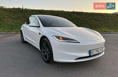Седан Tesla Model 3 2024 в Львове