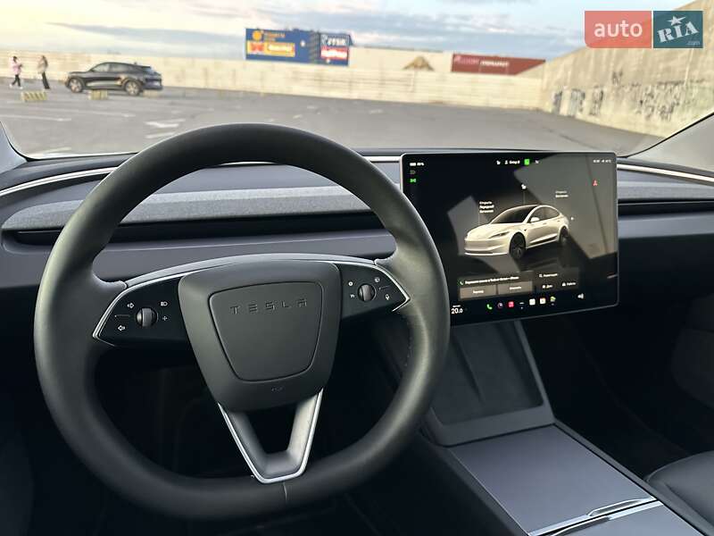 Седан Tesla Model 3 2024 в Львові