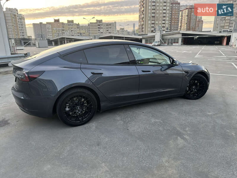 Седан Tesla Model 3 2022 в Киеве фото 7 Седан Tesla Model 3 2022 в Киеве