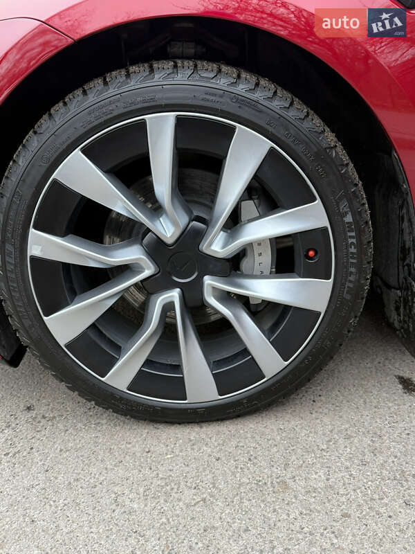 Седан Tesla Model 3 2024 в Чернигове фото 15 Седан Tesla Model 3 2024 в Чернигове