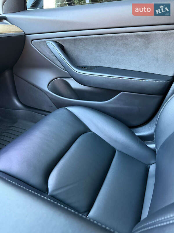 Седан Tesla Model 3 2019 в Самборі фото 19 Седан Tesla Model 3 2019 в Самборі