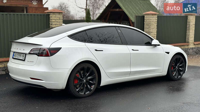 Седан Tesla Model 3 2021 в Виннице