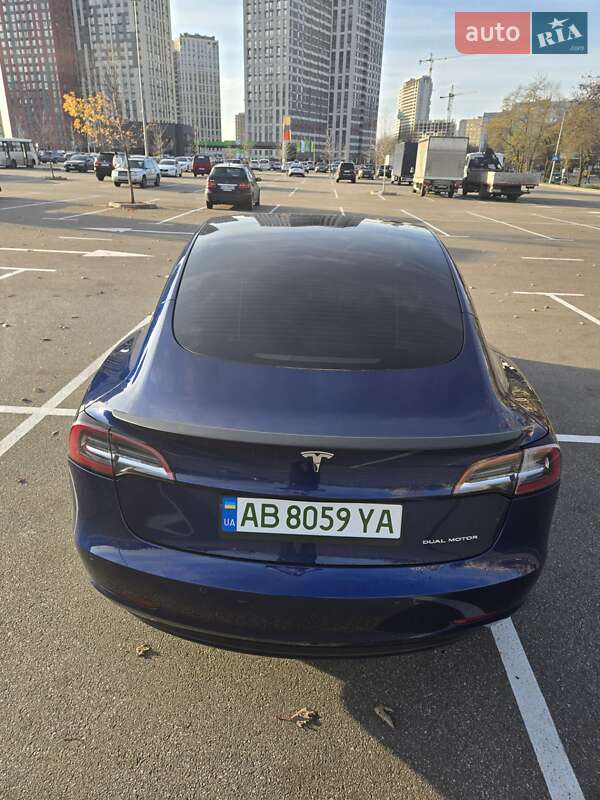 Седан Tesla Model 3 2022 в Киеве