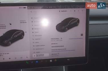 Седан Tesla Model 3 2019 в Володимирі