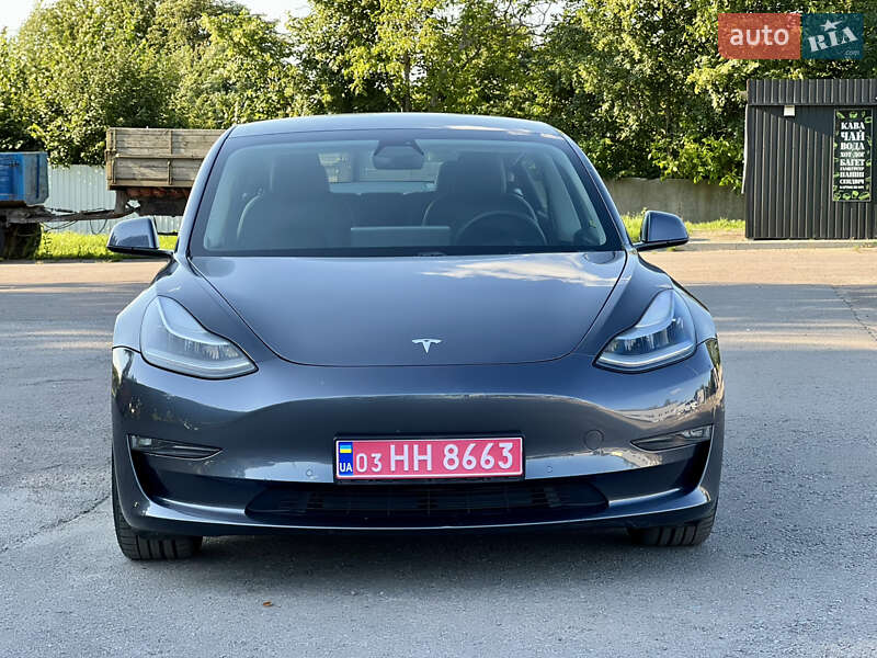 Седан Tesla Model 3 2021 в Рівному