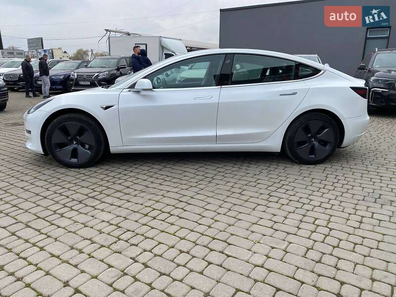 Седан Tesla Model 3 2019 в Львове