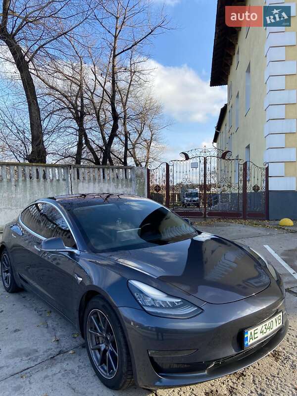 Tesla Model 3 2018