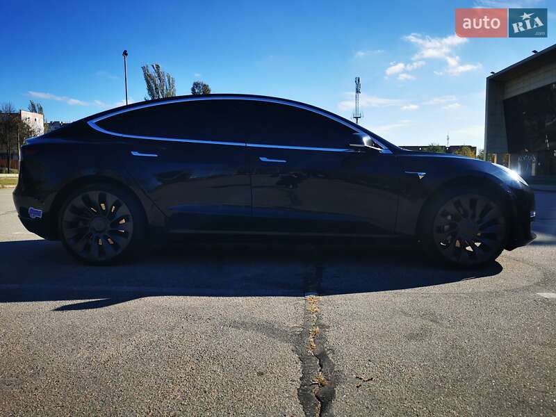 Седан Tesla Model 3 2019 в Запоріжжі