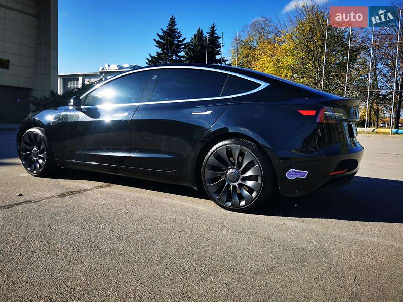Седан Tesla Model 3 2019 в Запоріжжі