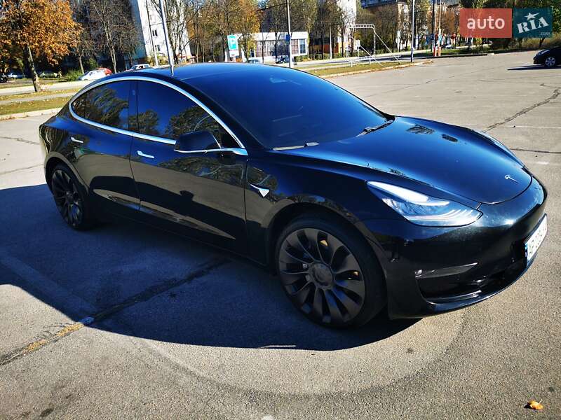 Седан Tesla Model 3 2019 в Запоріжжі