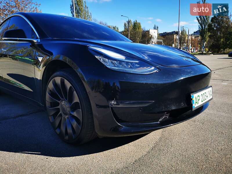 Седан Tesla Model 3 2019 в Запоріжжі