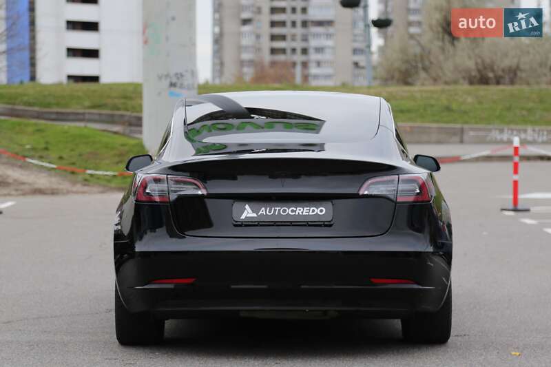 Седан Tesla Model 3 2019 в Киеве