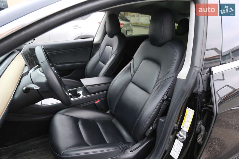 Седан Tesla Model 3 2019 в Киеве