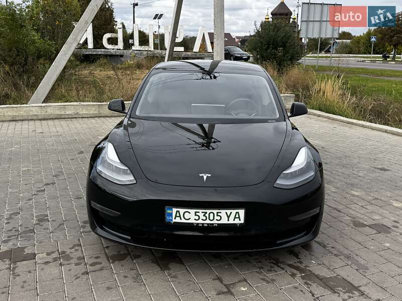 Tesla Model 3 2021