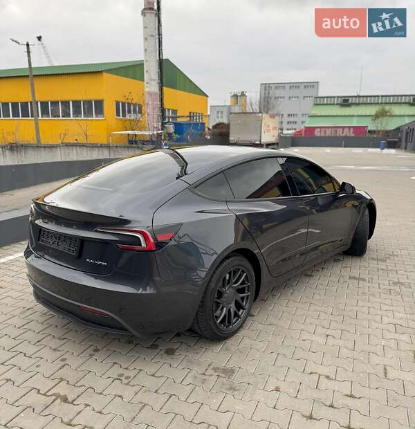 Седан Tesla Model 3 2025 в Києві