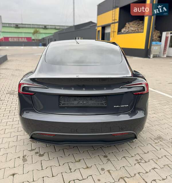 Седан Tesla Model 3 2025 в Києві