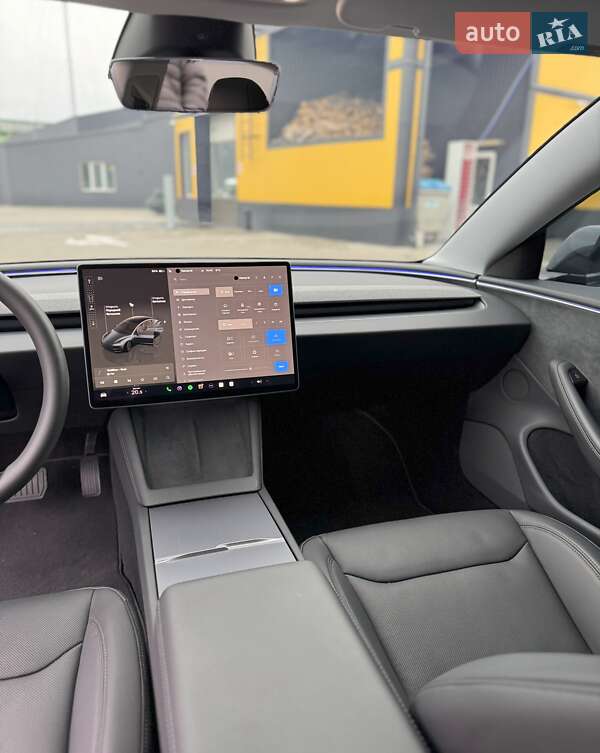 Седан Tesla Model 3 2025 в Києві