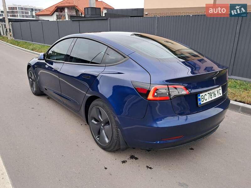 Седан Tesla Model 3 2021 в Львові