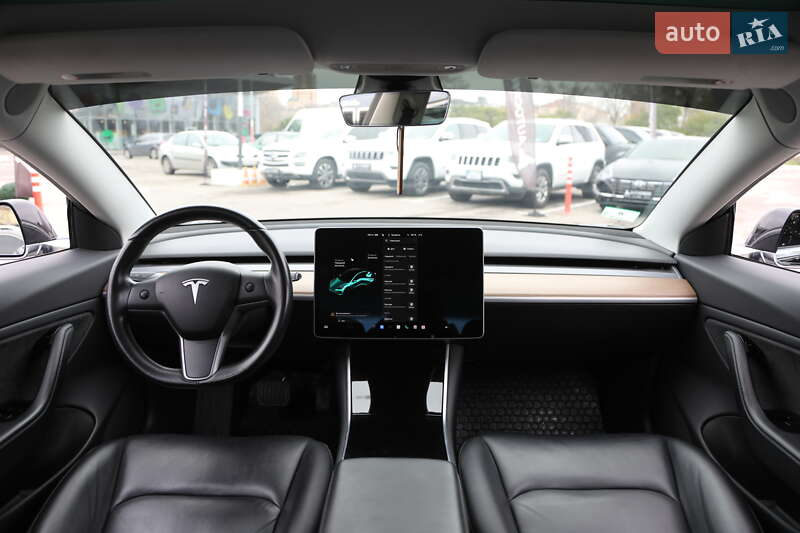 Седан Tesla Model 3 2019 в Харкові