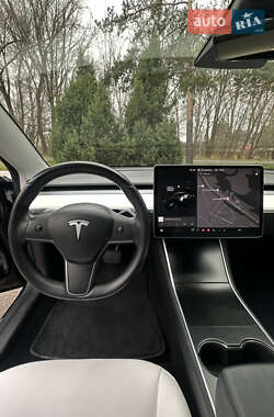 Седан Tesla Model 3 2018 в Черкасах фото 29 Седан Tesla Model 3 2018 в Черкасах