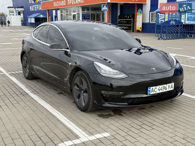 Седан Tesla Model 3 2019 в Нововолинську