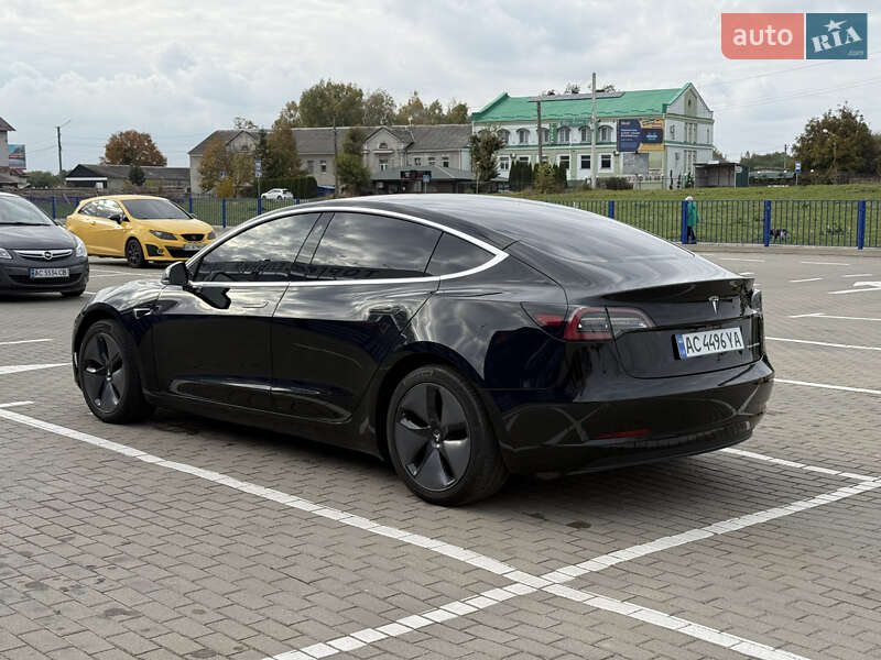 Седан Tesla Model 3 2019 в Нововолинську