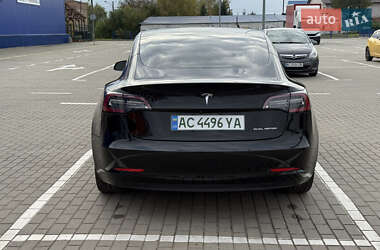 Седан Tesla Model 3 2019 в Нововолынске