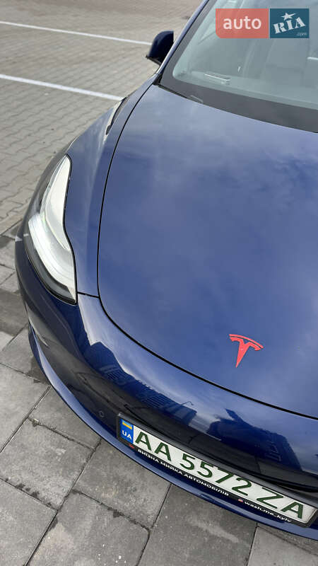 Седан Tesla Model 3 2018 в Києві
