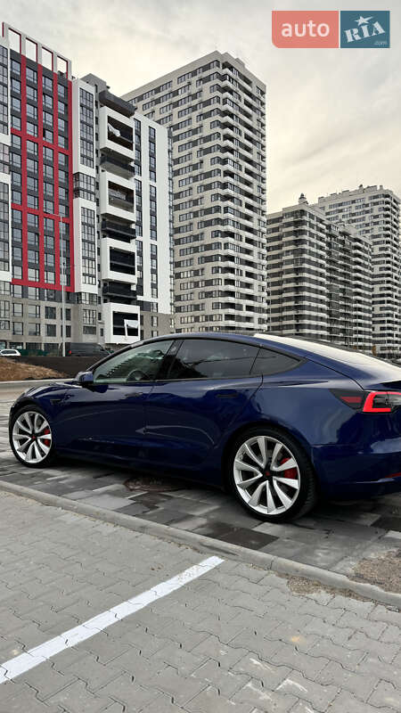 Седан Tesla Model 3 2018 в Києві