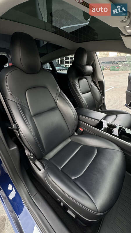 Седан Tesla Model 3 2018 в Києві