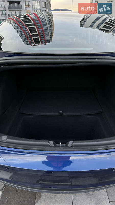 Седан Tesla Model 3 2018 в Києві