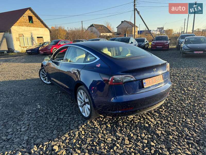 Седан Tesla Model 3 2018 в Луцьку