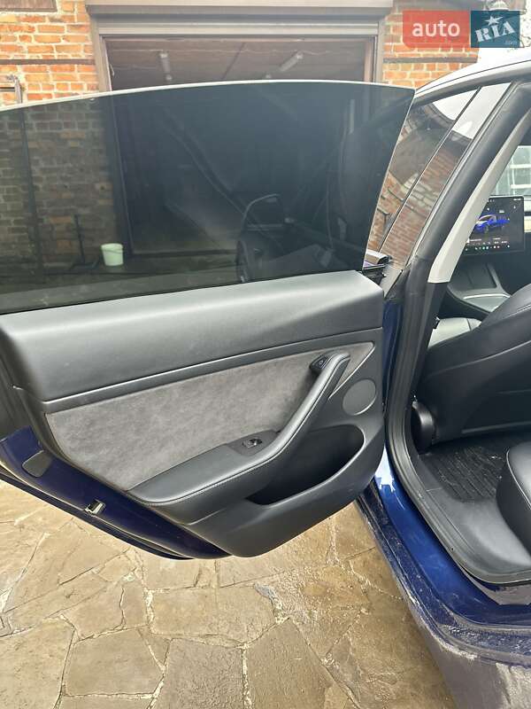 Седан Tesla Model 3 2022 в Харкові