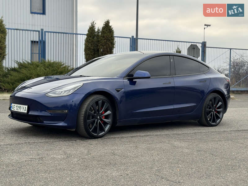 Седан Tesla Model 3 2020 в Днепре