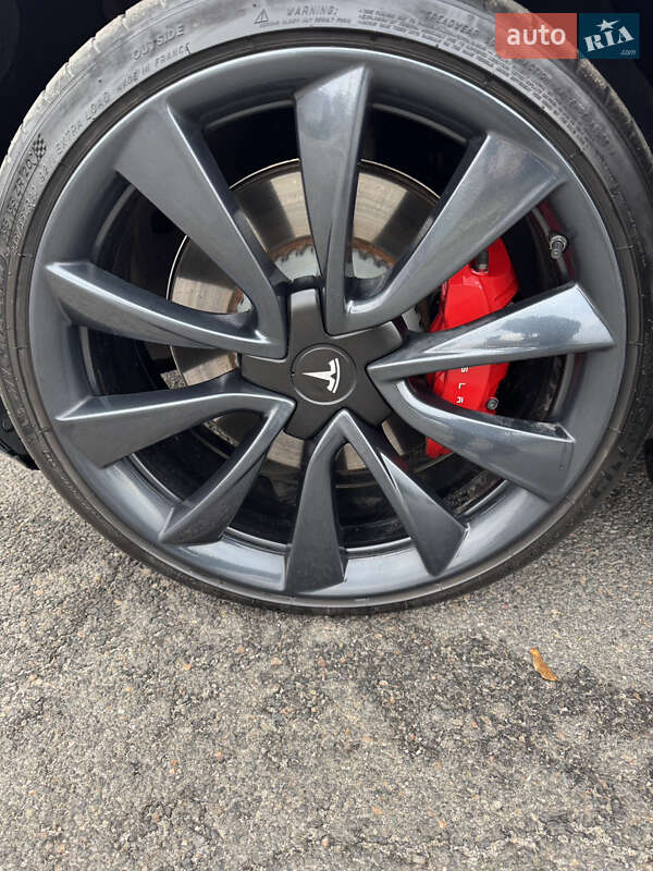 Седан Tesla Model 3 2020 в Днепре