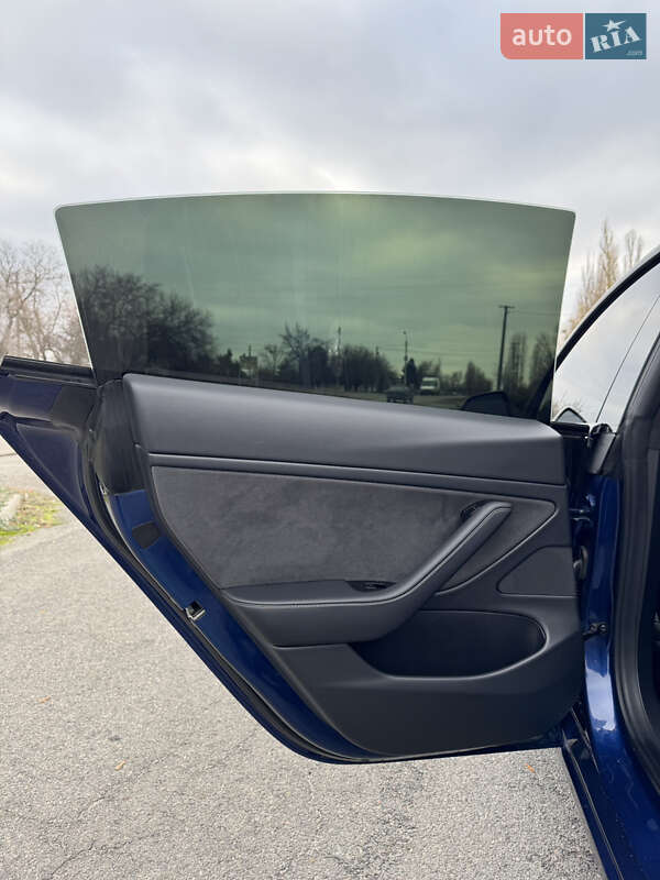 Седан Tesla Model 3 2020 в Днепре