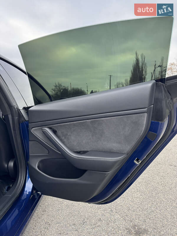 Седан Tesla Model 3 2020 в Днепре