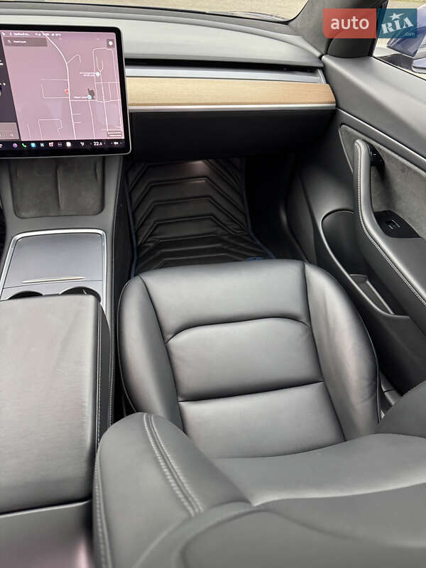 Седан Tesla Model 3 2020 в Днепре